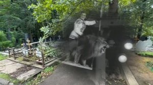 ЖИЗНЬ В КЛЕТКЕ : ТРАГЕДИЯ И ТРИУМФ ЛЕГЕНДАРНОЙ ИРИНЫ БУГРИМОВОЙ | МОГИЛА НА ТРОЕКУРОВСКОМ КЛАДБИЩЕ