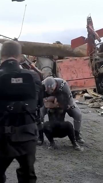 [Off Screen] Как Дэдпул спас фильм, забыв сумку в такси? смотреть онлайн