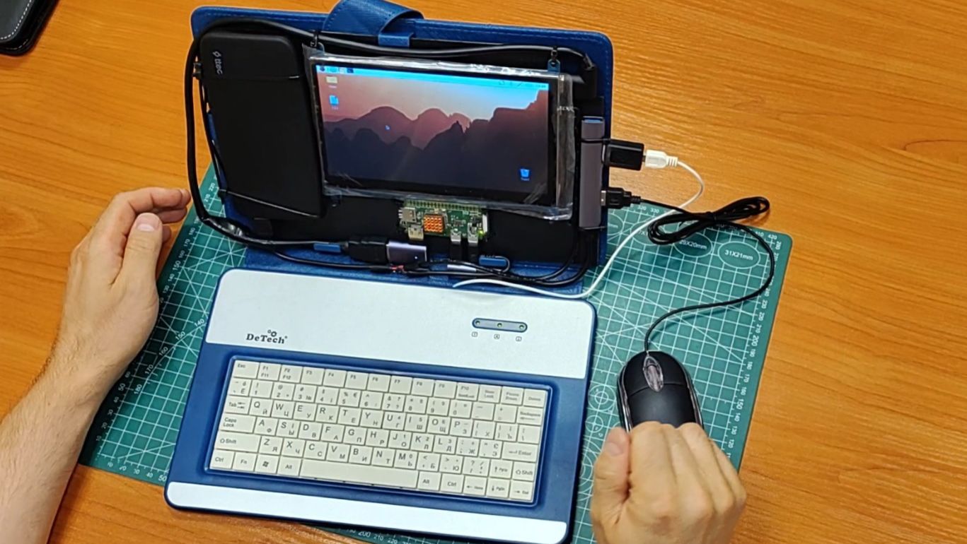 Let's build the cheapest and simplest laptop in the world - Boardbook смотреть онлайн