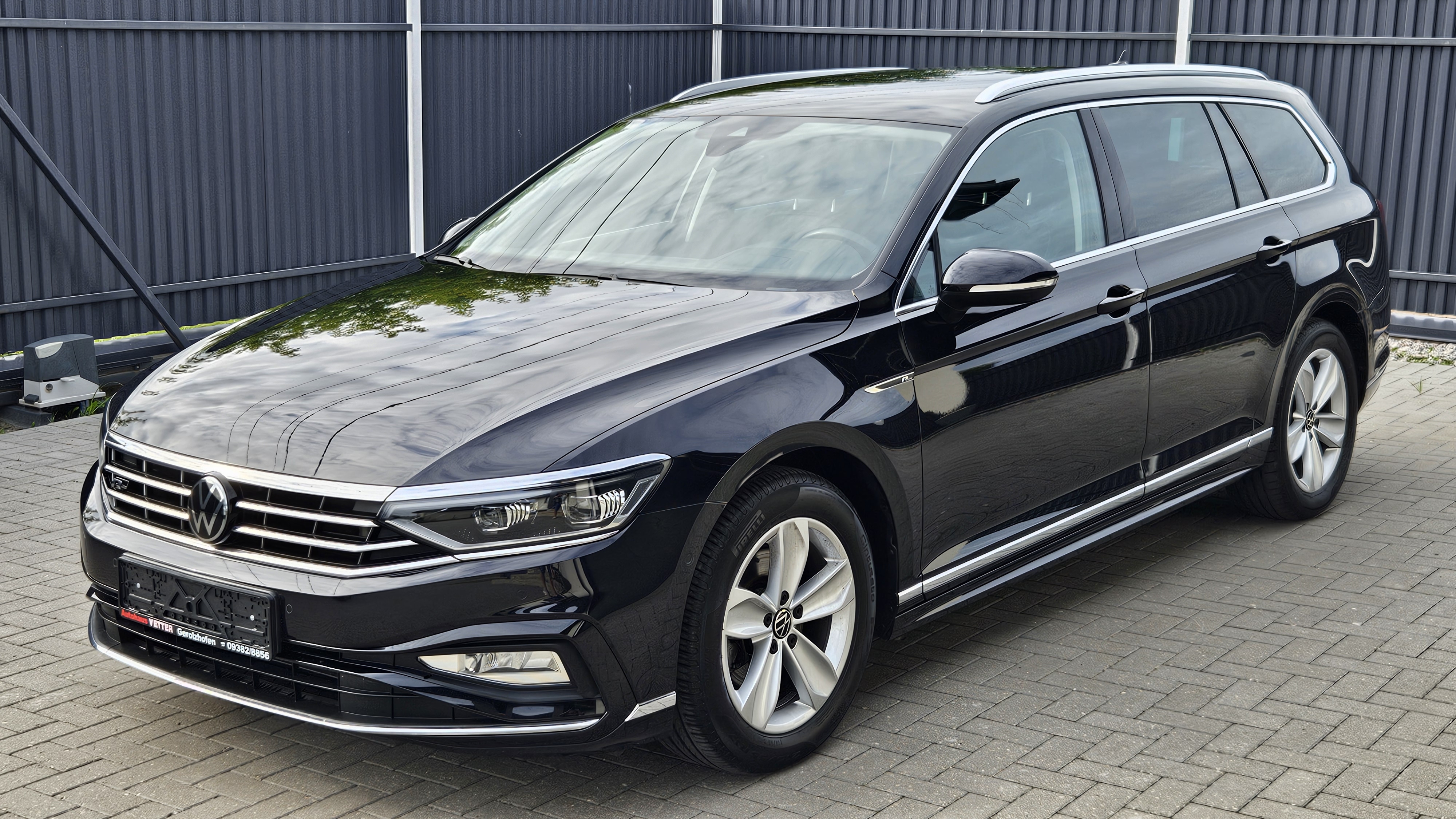 VW Passat Variant R-Line 2023! 1.5 TSI 150 hp DSG7 DQ200! IQ.Light, проекция, камера, массаж и т.д. смотреть онлайн