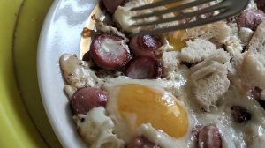 Мукбанг яичница с сосисками