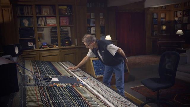 4. Drum sound, EQ, phase, mic bleed, adjustments, parallel compression, distortion, effects смотреть онлайн