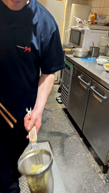 Насыщенный томатно-сырный рамен! #street_food
