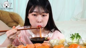 Мукбанг - морепродукты и креветки и лосось - морской стол