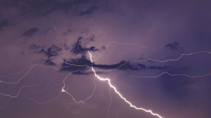 Молния ударила в группу туристов в Красноярском крае во время похода