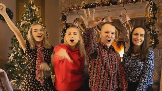 МОЛОДЕЖНОЕ ПОЗДРАВЛЕНИЕ смотреть онлайн