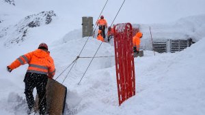 Снегопад заблокировал лагерь с шахтерами в чилийских Андах