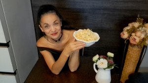Поговорим о том, о сём! Делаю крабовый салатик!