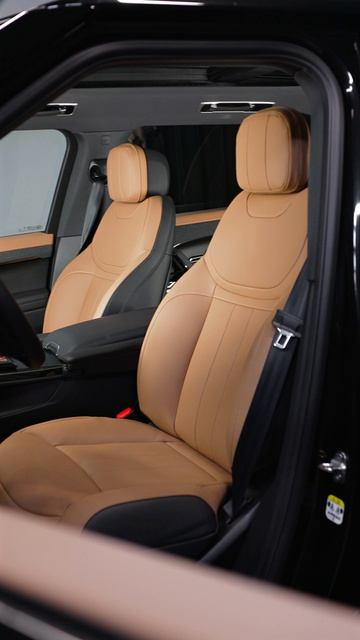 Range Rover Sport  D300 Dynamic SE  Black