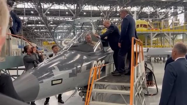 Путин посетил Иркутский авиазавод: Президенту показали новейшие российские самолёты