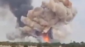 Момент взрыва военного склада в Великобритании
