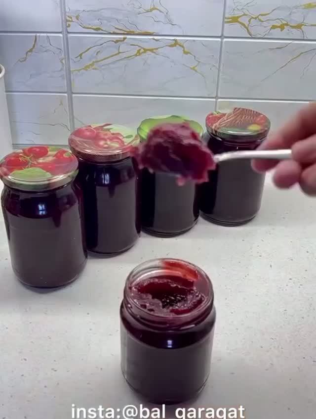 Яблочно-сливовое повидло. смотреть онлайн