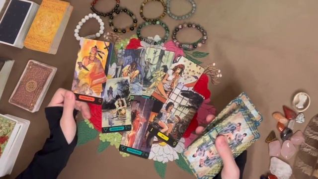 РАСКЛАД «ТРЕУГОЛЬНИК». ЕГО ОТНОШЕНИЯ С НЕЙ И ВАМИ. БУДЕТ ЛИ ЧТО-ТО МЕНЯТЬСЯ?