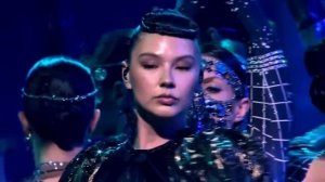 AY YOLA ALSOU - Ay bylbylym. Выступление на Премии РУ.ТВ