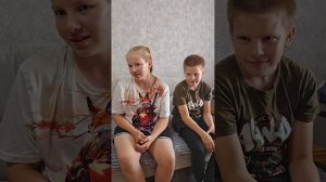 Угадывает значение  сленга из 90х