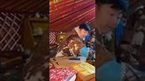 Сегодня ко мне в гости приехал младший брат. Я хорошо его угостил стейком. #еда #вкусно