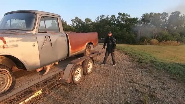 Международный 4x4 1974 года, заброшенный на 16 лет, будет ли он работать смотреть онлайн