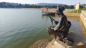 Рыбак и кот.Кисловодск,Старое озеро.
