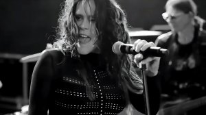 BLACK DOG -BETH HART