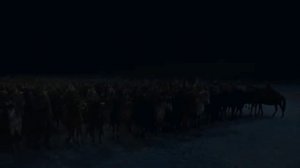 Красная жрица поджигает оружие дотракийцев
