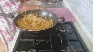 показуха, спагетти в молоке и курочка печеная