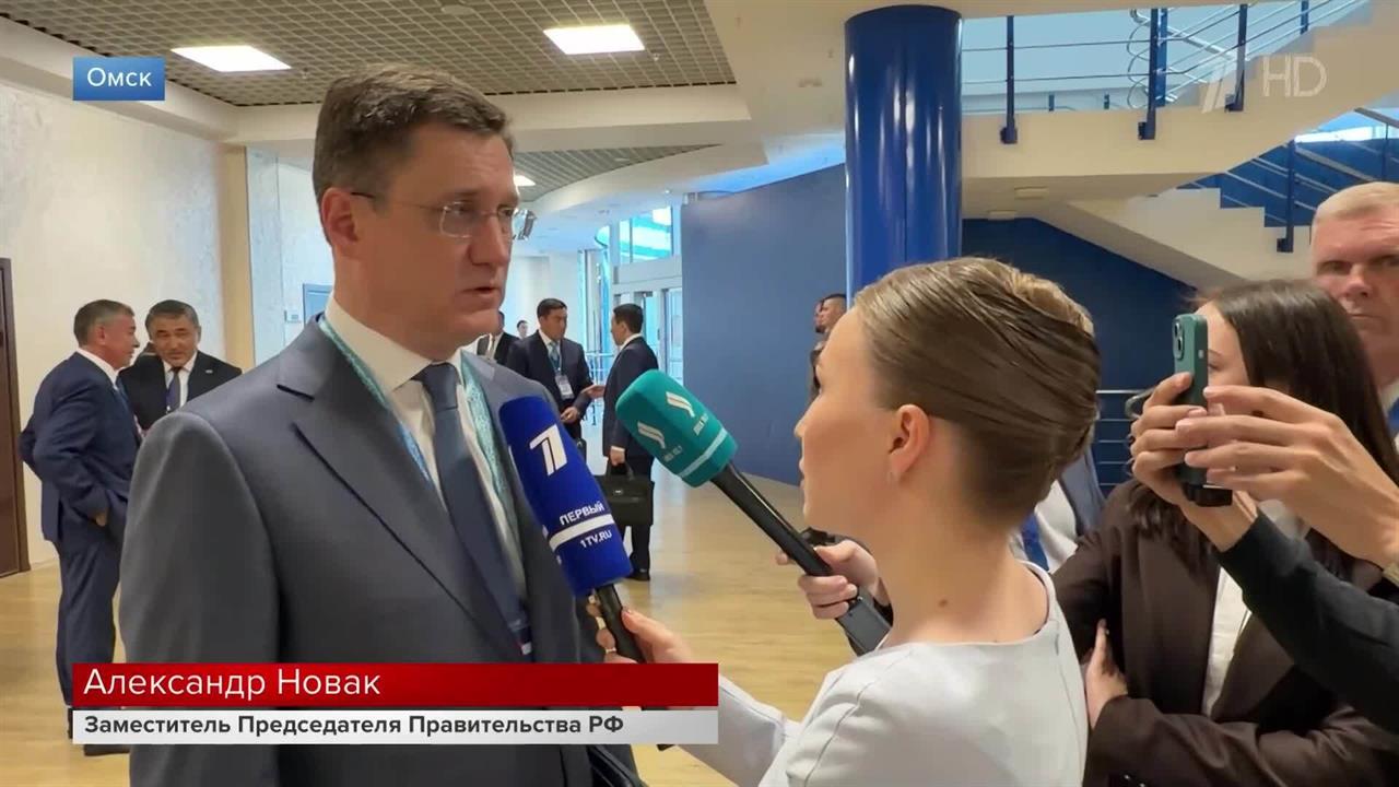 Новак рассказал о ситуации с топливом в России. смотреть онлайн