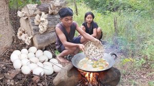 Навыки выживания - сбор яиц и грибов в лесу, приготовление вкусного блюда из яиц и грибов
