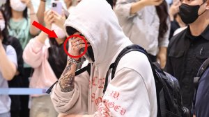 10 минут назад! Чонгук выглядит уставшим и поникшим в Инчхоне. Что с ним случилось?