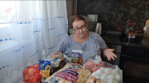 Оборвала незрелые яблоки на компот. Не удержались и опять накупили ненужной вкуснятины и не только.