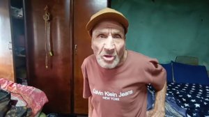 Дед Матвей в хорошем настроении.