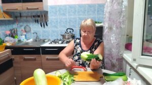 Готовлю кабачки в заморозку.