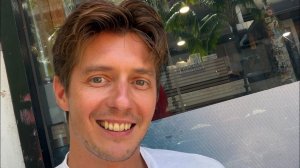 КАК ВЫЖИВАЮТ РУССКОЯЗЫЧНЫЕ НА ЗАГНИВАЮЩЕМ ЗАПАДЕ:  Иду с работы домой 😎