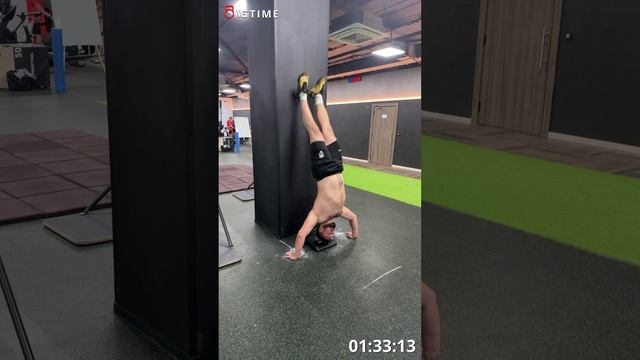Черный Виктор ЧК Жулебино, Отжимания в стойке на руках + лыжи. 3:38