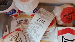 Договор на руках 🔥 можно выдохнуть и отпраздновать 🥳🍟🍔