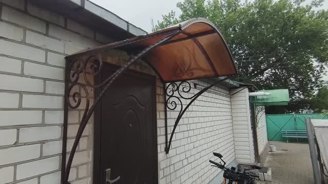 Козырёк входной двери