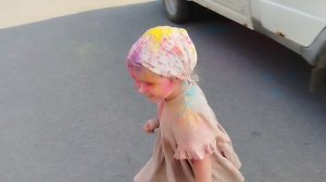 Кира и праздник Холи