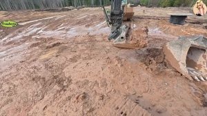 Строительство, очистка основания фундамента от грязи 3