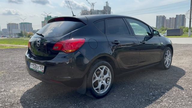 Opel Astra J, 2011 смотреть онлайн