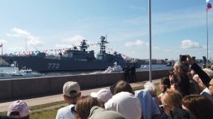 Иностранец на праздновании Дня ВМФ в Санкт-Петербурге