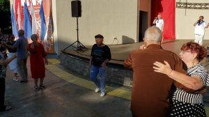 20260726 танцы под песню Всё, что в жизни есть у меня, всё в чём радость каждого дня парк город Орёл