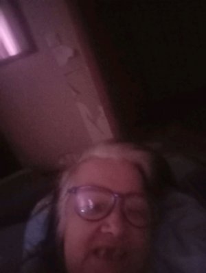 бабка шизофреничка