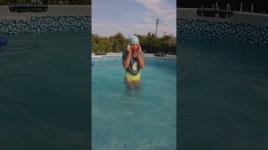 Купаюсь в басеине