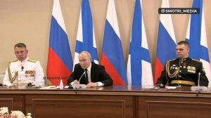 Владимир Путин признался, что иногда смотрит разные паблики и читает блогеров.