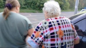 СРОЧНО! ПРИВЕЗЛИ БАБУШКУ ДОМОЙ ИЗ БОЛЬНИЦЫ. ЧТО СЛУЧИЛОСЬ? / РЕМОНТ В ДОМЕ ПРОДОЛЖАЕТСЯ