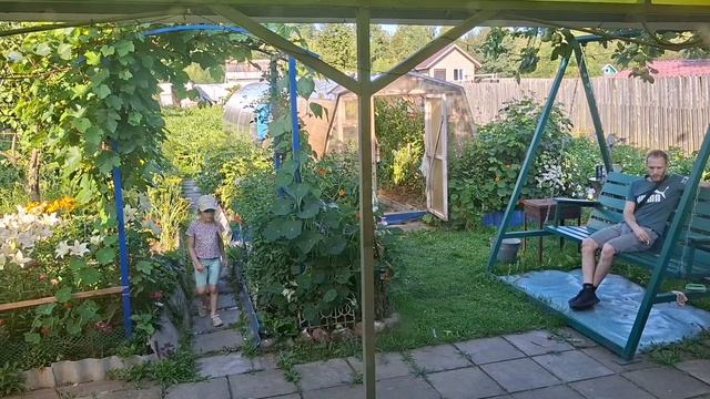 23.07.26. Жизнь на даче. Беляши. Сын с внучкой в гостях.
