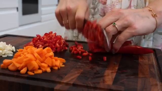 Простой жареный рис с курицей в чесночном соусе, быстрое блюдо на каждый день смотреть онлайн