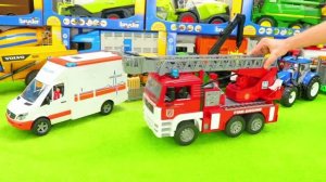 Скорая помощь Экскаватор Пожарная машинка и много других игрушек для детей