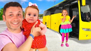 Песня “ Колеса в автобусе “ для детей с Майей и Машей+Веселые детские сборники и стишки и песенки