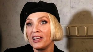 Лайма Вайкуле упала на сцене собственного фестиваля