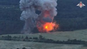 ‼️🇷🇺💥 Су-34 массово ФАБами ровняют с землёй позиции ВСУ

▪️Поражён пункт временной дислокации 117